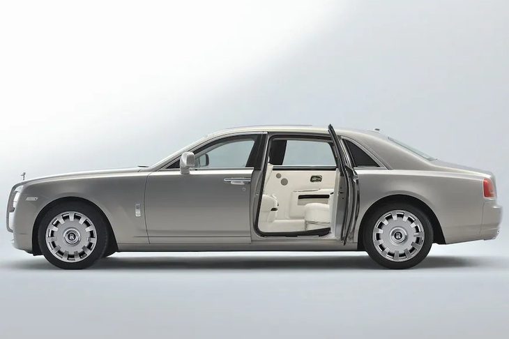 Cửa nghịch kiểu Rolls-Royce rất đẹp, không phải hãng nào cũng dám làm- Ảnh 1. Giao diện cửa nghịch giờ chỉ được các dòng xe người dùng không quan tâm về giá sử dụng - Ảnh: Rolls-Royce