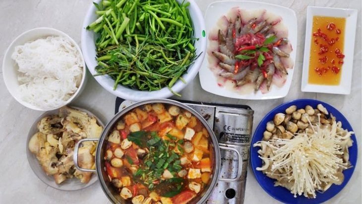 Nhiều gia đình lựa chọn món lẩu để cùng quây quần trong ngày nghỉ lễ - Ảnh minh họa