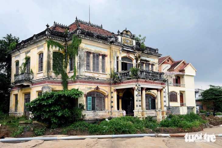 Ngôi biệt thự cổ ở Đồng Nai có nguy cơ bị xóa sổ : 'Làm ơn đừng phá hủy lịch sử của các bạn' - Ảnh 1.