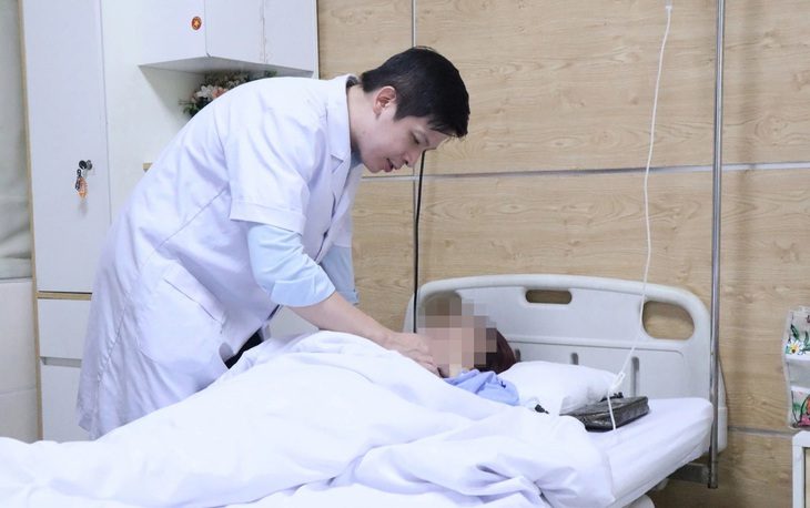 Phẫu thuật thẩm mỹ liên tục vì thấy mình chưa đẹp - Ảnh 1.